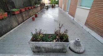 Appartamento con Terrazzo e Giardino